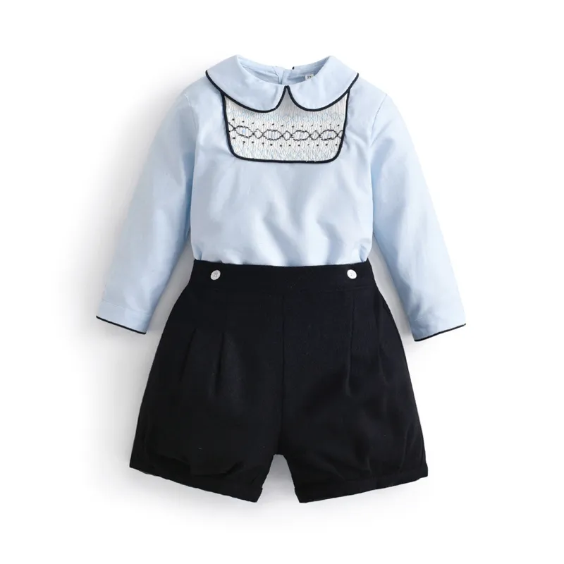 2pcs Barn Boutique Boys Smocked Kläder Set Baby Spansk stil Kläder Svokat Toddler Handgjorda Smocking Blusar Svart Shorts 220216