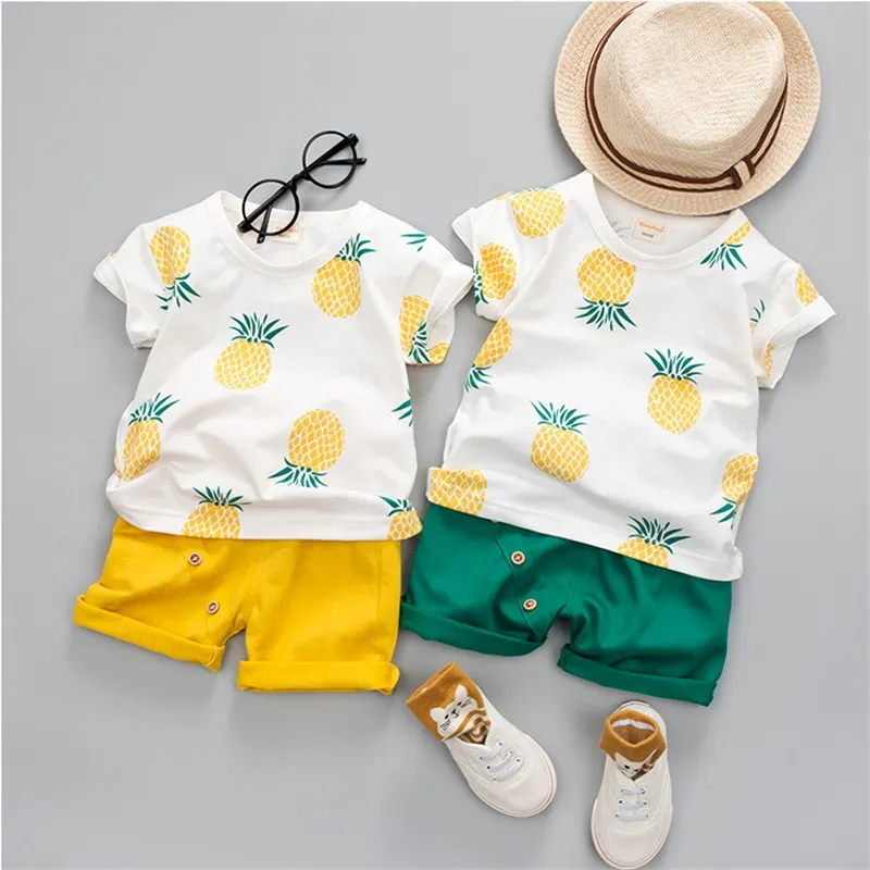 Crianças Bebê Conjuntos 2021 Verão Criança Meninos Roupas Casuais Abacaxi Cópia Camisa + Shorts Outfits Terno Crianças roupas 210226 547 Y2