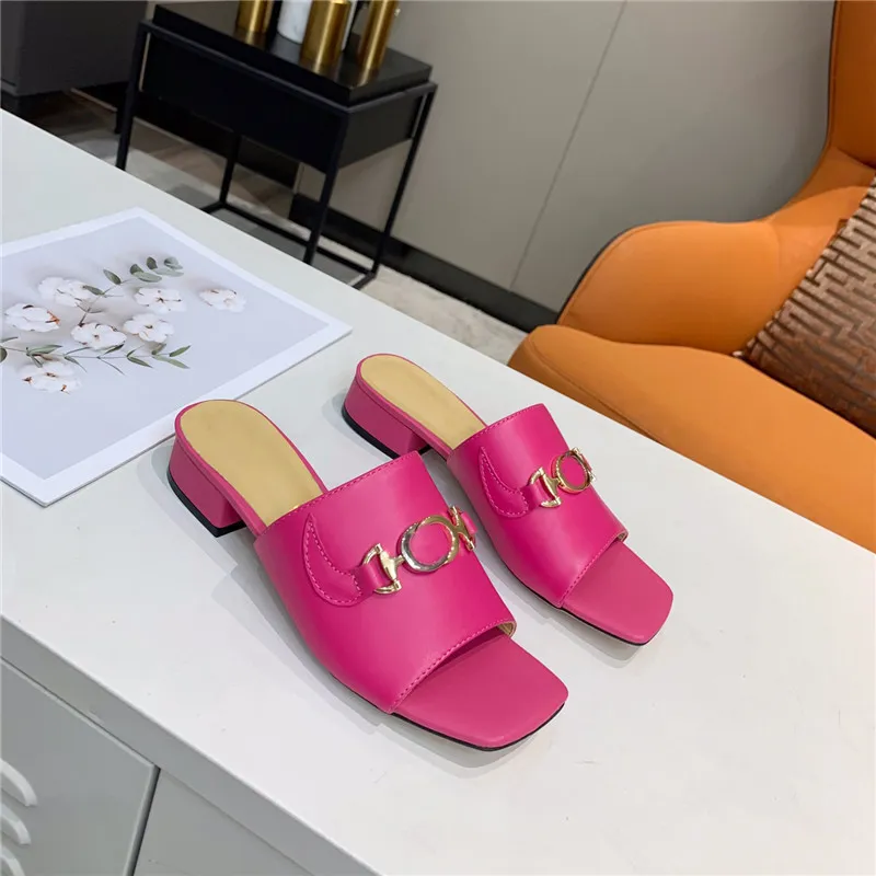 2021 High Quality Luxurys Designers Slippers with Horsebit Buckle Square-toe Women`s Summer Fashion Solid Genuine Leather Slides Size 35-42