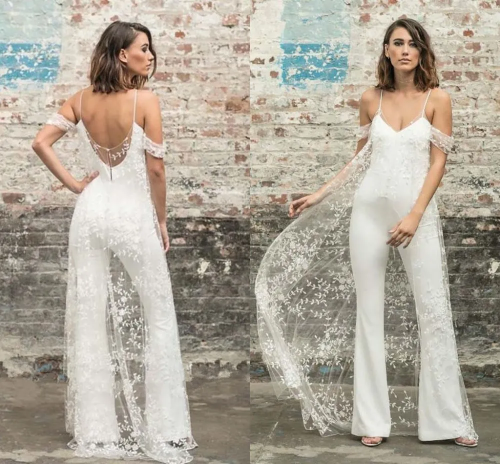 Sommar Boho Jumpsuits Bröllopsklänning Bröllopklänningar Spaghetti Straps Lång brudklänningar Drop Sleeve Sexig Backless Beach Lace Satin Vestidos