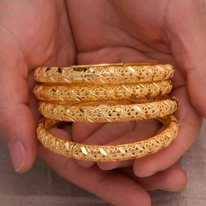 Mode Märke Kvinnor Bangles Open Cuff Design Koppar Brud Bangle Armband Lyxig Guldfärg Smycken För Bröllop