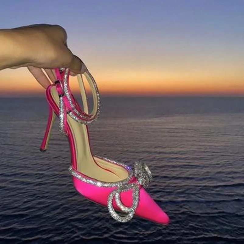 Kl￤nningskor 2021 Rhinestone Butterfly-Knot Sandaler Fine Heel Women Crystal Fairy Wind Pink Bow Tie med Diamond High Heels
