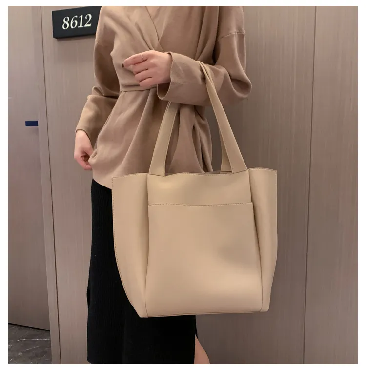 European Classics style saffiano leather ladies handbag women bag with front pocket