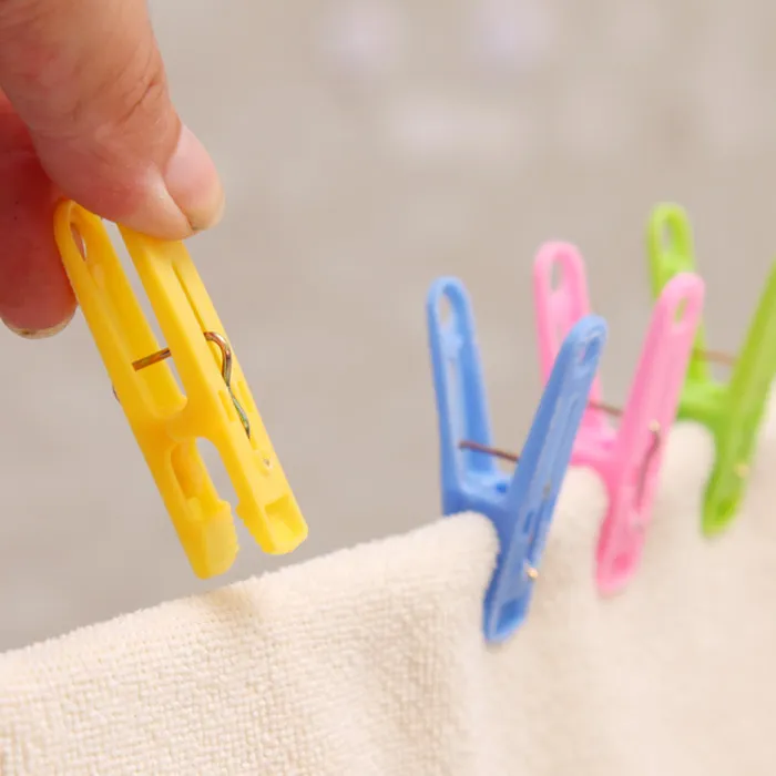  24pcs colorido plástico ropa clavija clip cuerda colgante  tendedero a prueba de viento : Hogar y Cocina