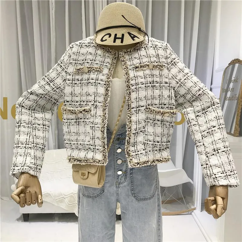 QNPQYX New Women Buttons Pockets Design Tweed Jackets Tassel Plaid Coats  Female Autumn
