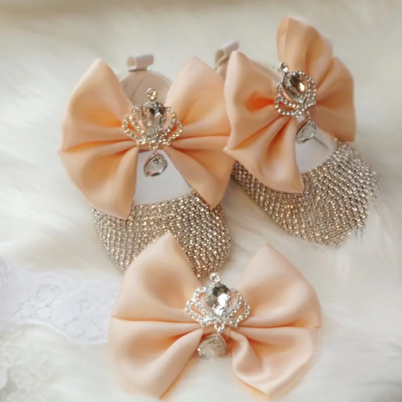 First Walkers Dollbling Delicate Apricot Butterfly Baby Shoes Headband Set Luxury Diamond Fluff Outfit Red Bottom Little Girl Baptism