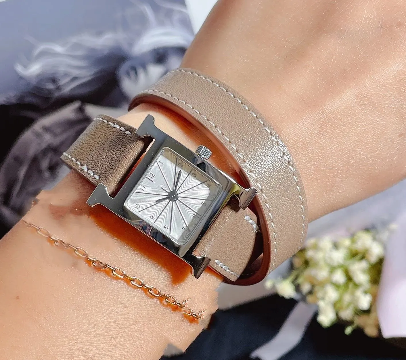 الكلاسيكية 26 مم نساء الكوارتز مشاهدة heure طبقة اثنين من جلود مربعة مربع wristwatch لسيدة Zircon الياقوت clock2442