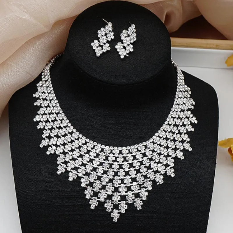 Collier de boucles d'oreilles exagéré Luxury Shining Crystal Bijoux Sparkling Geometric Full Full Rhinestone Wedding Party