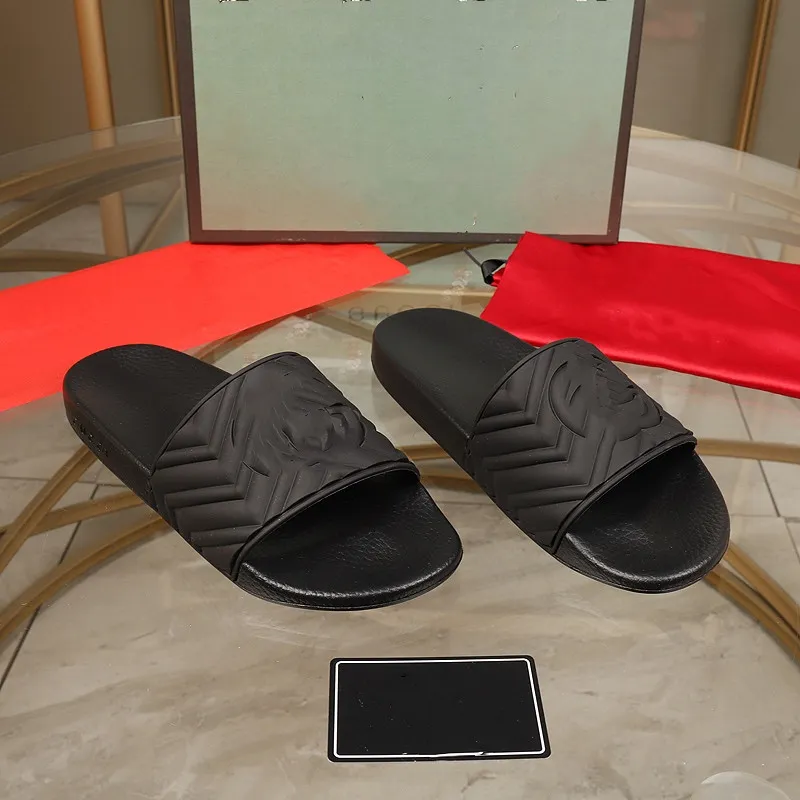 2020 luxury Designer Summer rubber slide sandal for Men and women Flat slipper bright colorful summer feel permeating Beach flip flops