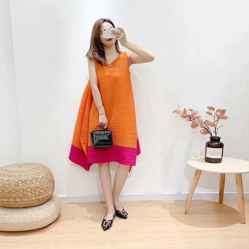 Kontrast Renk Güz Artı Boyutu Gevşek İnce Pileli Bir Çizgi Kolsuz V Boyun Alt Elbise Kadınlar Için 210615