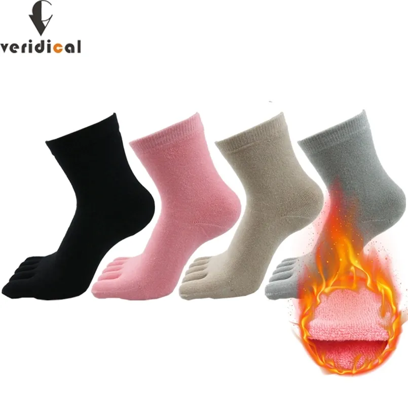 5 paires/lot 5 chaussettes à doigts femme épais coton solide hiver thermo éponge chaussettes Harajuku chaussettes antibactériennes désossées avec orteils 211204