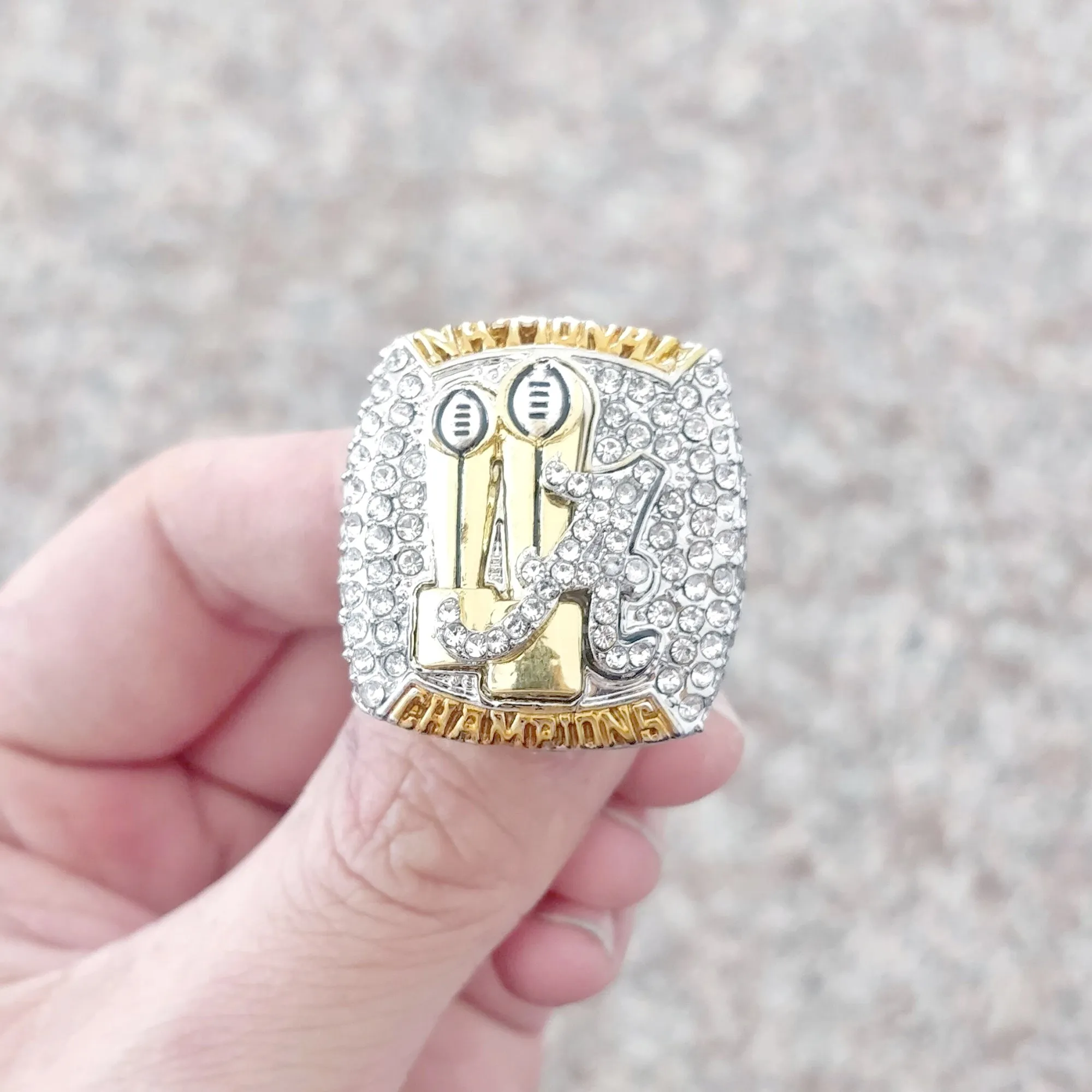 Hurtownie 2017-2018 Alabama Crimson Tide Championship Ring Fashion Prezenty z fanów i przyjaciół Skórzane części Części Torba Akcesoria