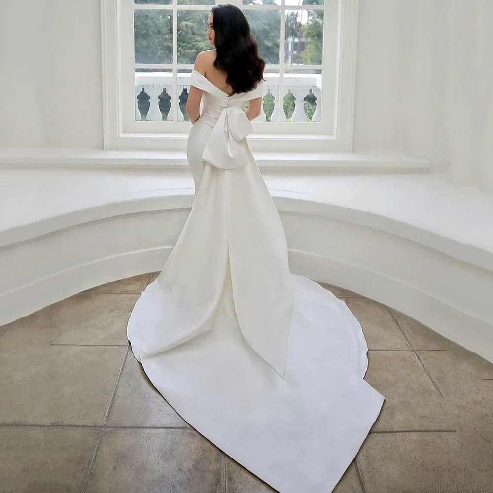 Robes de mariée sirène en satin blanc simple, épaules dénudées, col en V, longues robes de mariée avec nœud papillon détachable, traîne Court, 2021