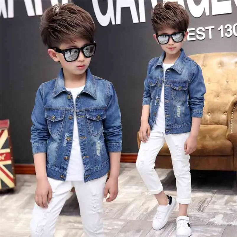 Jungen Oberbekleidung Mäntel Casual Frühling Herbst Denim Jacken für Kinder Kinder Reine Farbe Cowboy Mantel Loch Blue Jeans Kleidung 3-14 Y 210622