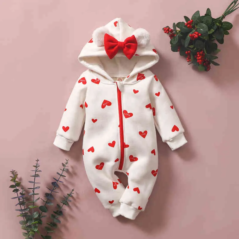 Alla hjärtans dag tjejer rompers nyfödda spädbarn baby flickor hjärta kärlek tryckt bowknot långärmad romer baby kläder ropa bebes g1221