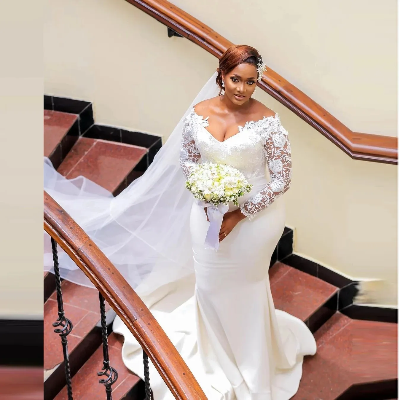 Aso Ebi White Lace Wedding Gowns Deep V Neck Long Sleeves Appliques Plus Size Mermaid Garden Country Bridal Dresses For African Women Robe De Marriage