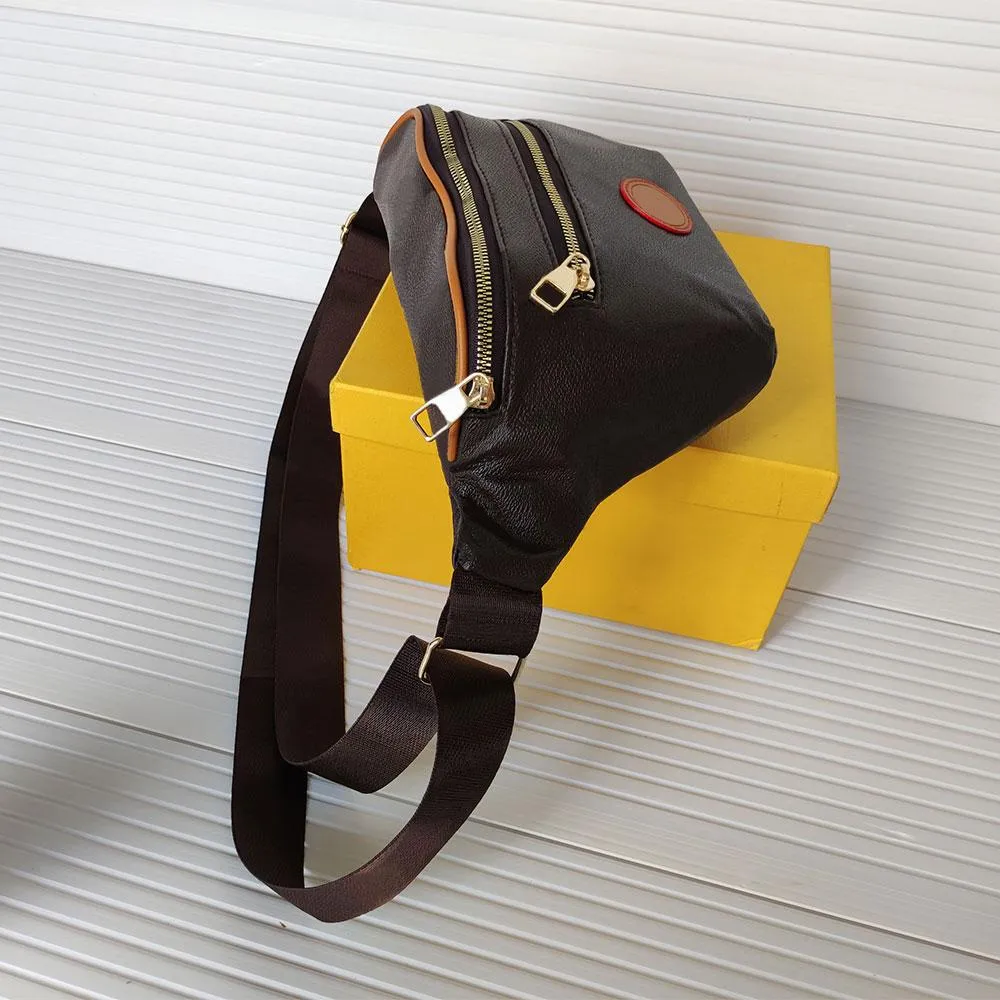 Högkvalitativa lyxdesigners midjepåsar Cross Body Nyaste handväska berömda Bumbag mode märke axelväska brun bum Fanny Pack med tre stilar M2295
