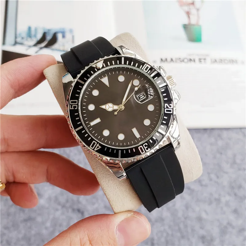 Märke Armbands Klockor Män Camouflage Style Gummi Band Quartz Watch X91