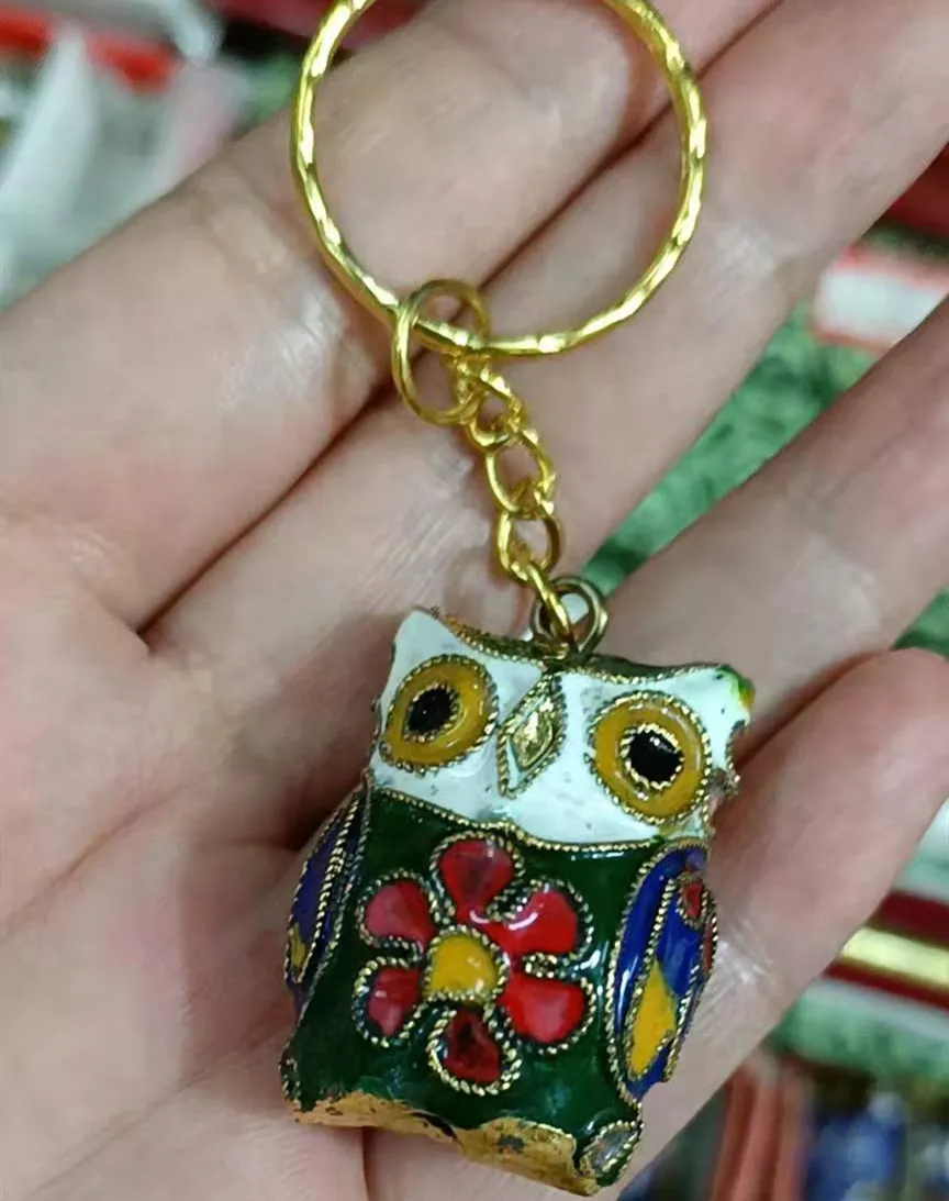 10 pcs Artesanato Chinês Coruja Colorido Keyring Keychain Favor Cloisonne Esmalte Filigrana Principal Presente De Festa de Aniversário de Jóias Para Convidado Crianças Mulheres