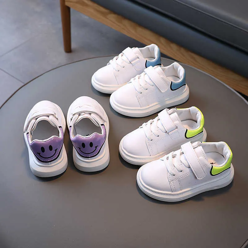 Chaussures blanches pour filles 2021 printemps et automne nouvelles baskets chaussures décontractées pour enfants garçons chaussures de sport pour bébés antidérapantes à fond souple G1025