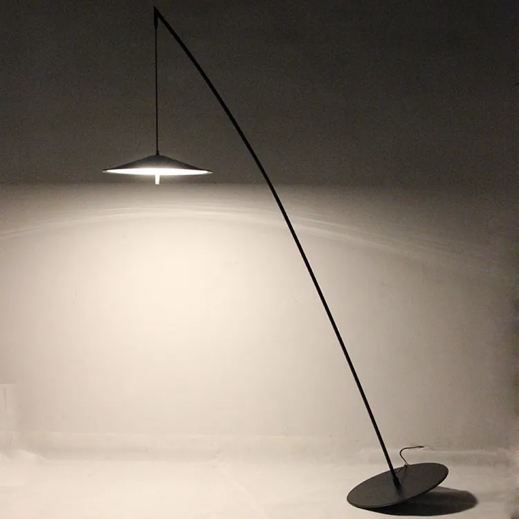 lampadaire LED moderne dernier lampadaire LED lampe sur pied lampe en métal noir éclairage intérieur salon