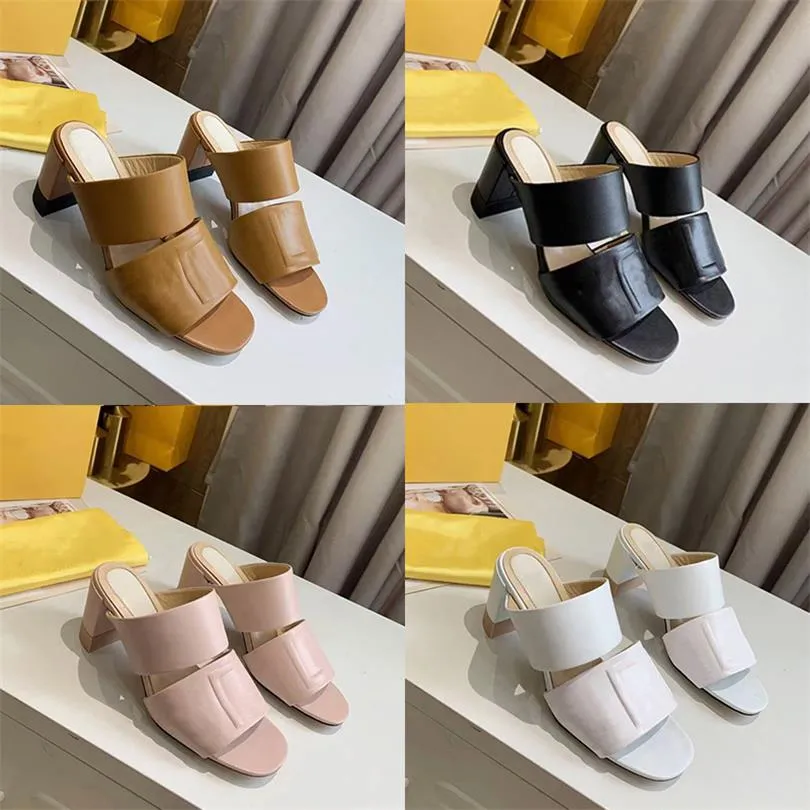 2021 Lederrutschen Damen Breites Doppelband High Heels Geprägter Schriftzug Mule Sandalen 65mm Damen Sommer Chunky Heels mit Box 272