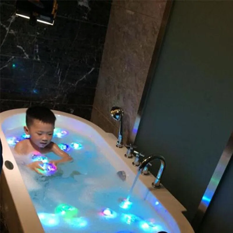 Luz de baño LED LED Toy Toy Fiesta en la bañera Baño de juguete Agua Led Light Light Kids Impermeable Children Funny Time Fiesta Regalos