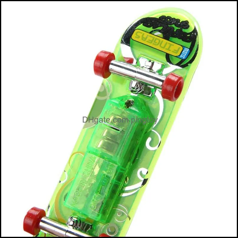 2pcs/set Mini Light Skateboard Toys Fingerboard Skateboard Tech Boy Kids Children Gifts Kid Toys Creative Toys