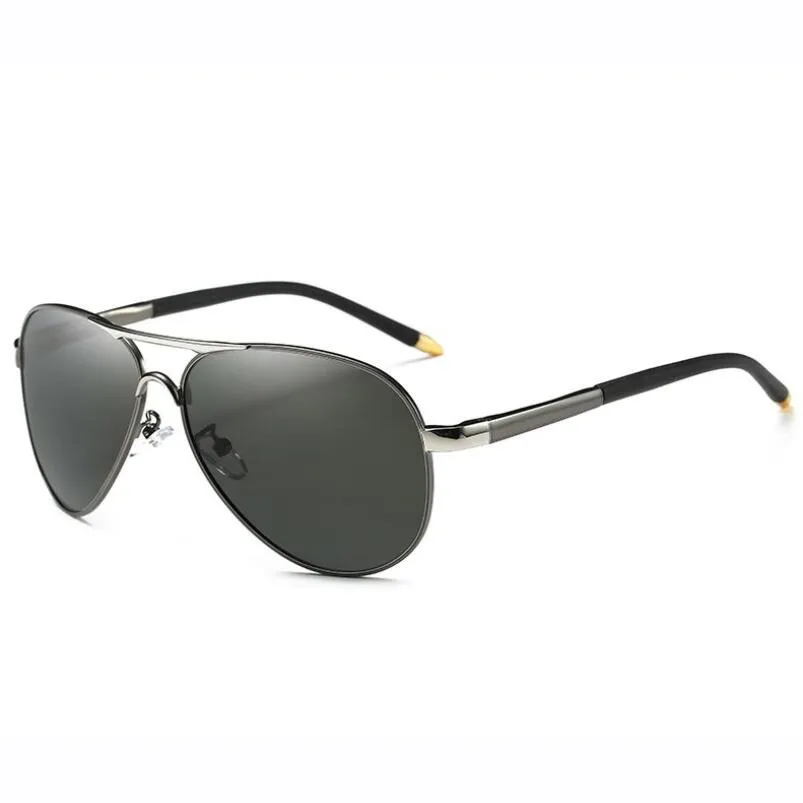 Piloti di moda occhiali da sole polarizzati uomini 60mm designer classico occhiali da sole metro metallico UV400 Eyewear da uomo esterno