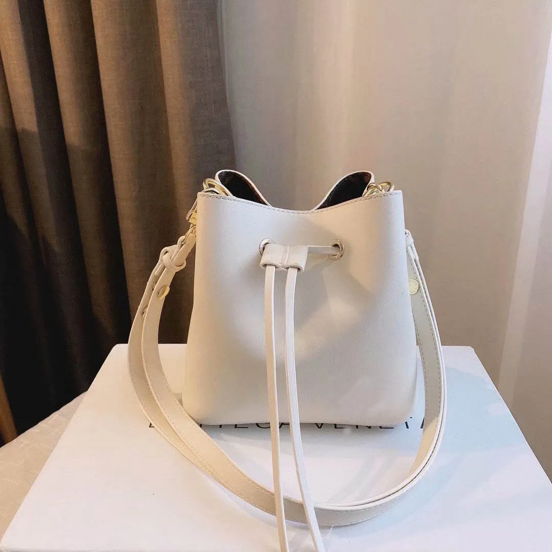 Wholesale Drawstring for women leather fashion shoulder bag classic Tote for lady handbags presbyopic shopping bag purse messenger bag