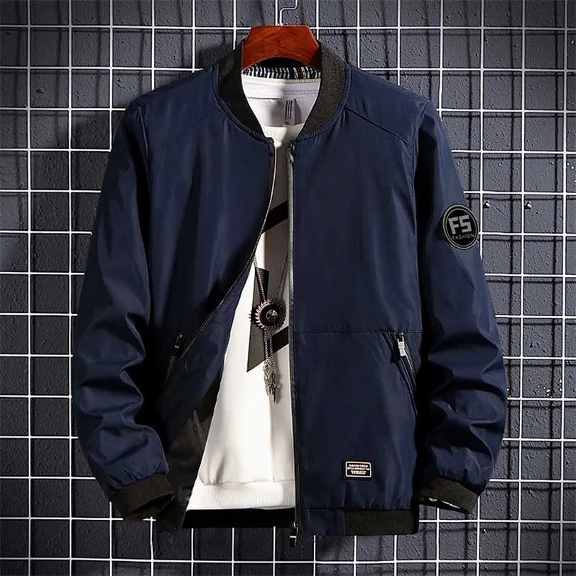 Thoshine marca primavera outono homens jaquetas fina remendo projeta bolsos masculino jaqueta de beisebol leve outerwear tops letra 211214