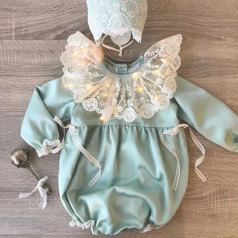 Baby Girl Velvet Romper Born Kläder Set Childre Boutique Kläder Födelsedagsfest Visa Lace Jumpsuit Baptism Dress 210615