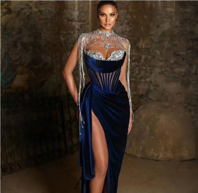 Abendkleid Damenkleid Stehkragen Blauer Samt mit Falten Lss Etui Yousef Aljasmi Kendal Jenner Silberkristall Kim Kardashian