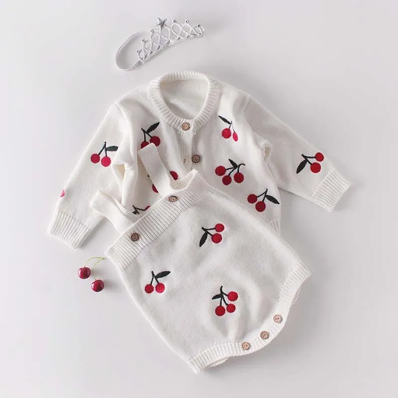 Klädsuppsättningar Babyflickor Kläder Höst Körsbär Stickad Romper Set Spädbarn Born Girl Cardigan Sweater Bomull Jumpsuit för