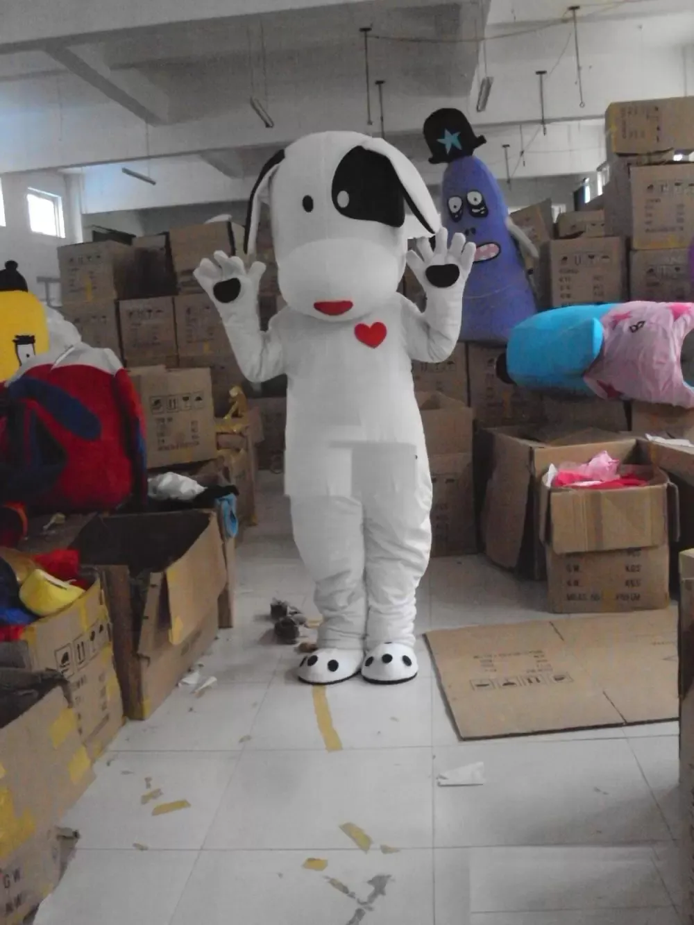 Dessin animé vêtements blanc heureux chien mascotte Costume Halloween noël déguisement fête vêtements Festival carnaval unisexe adultes tenue