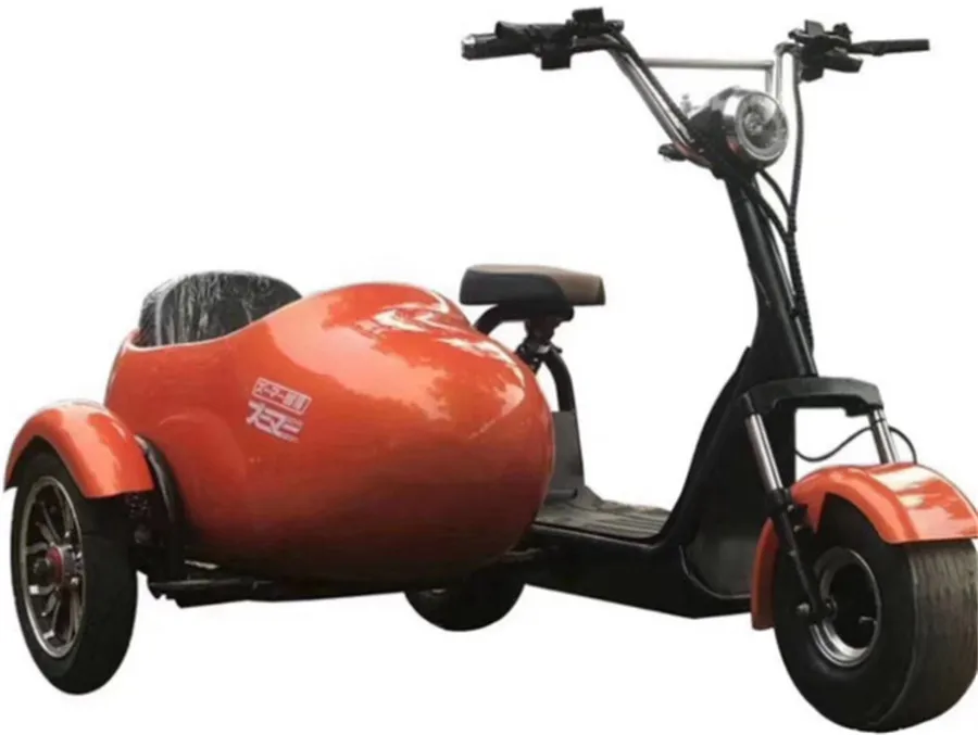 Scooter elettrico per adulti con benna laterale retrò con supporto del sedile motocicletta a motore ad alta potenza in avanti / indietro