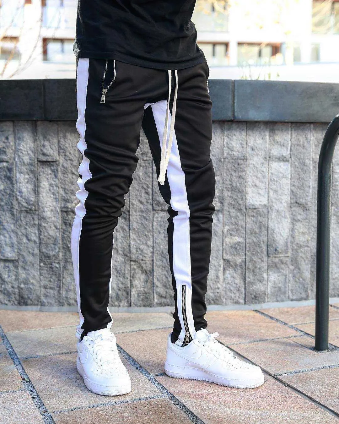 Jogger pants with zipper at the bottom online