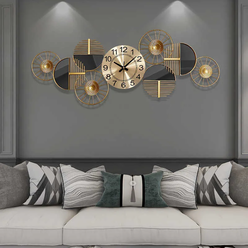 Horloge murale de luxe surdimensionnée or horloge murale nordique silencieuse Design moderne métal créatif Orologi Da Parete décor à la maison DE50ZB 210930