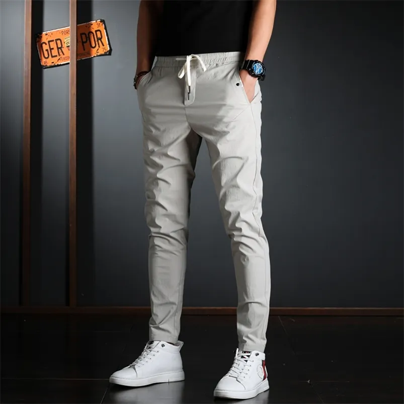 Été hommes taille élastique pantalons décontractés coréen Streetwear léger coton gris coupe ajustée pantalon 210715