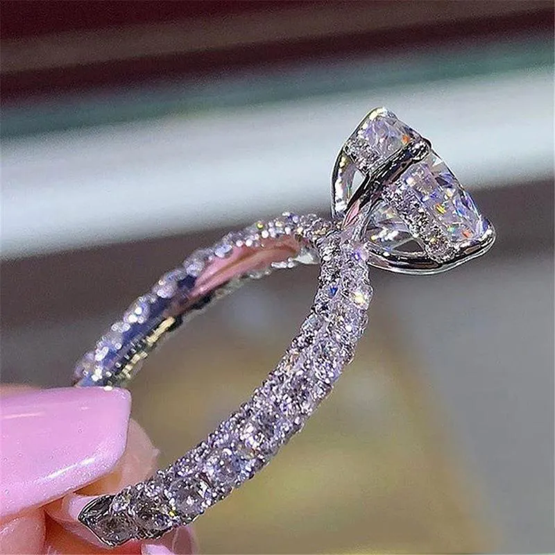 Womens Diamond Ring Romantic Zircon Shining Round Stone Wedding Bridal Fashion Jewelry Engagement Rings for Women