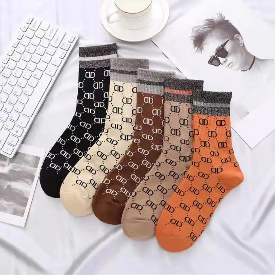 5color lettres coréennes broderie décorations d'impression unisexe longues chaussettes en coton hiver automne créateur de mode sport décontracté respirant tricoté