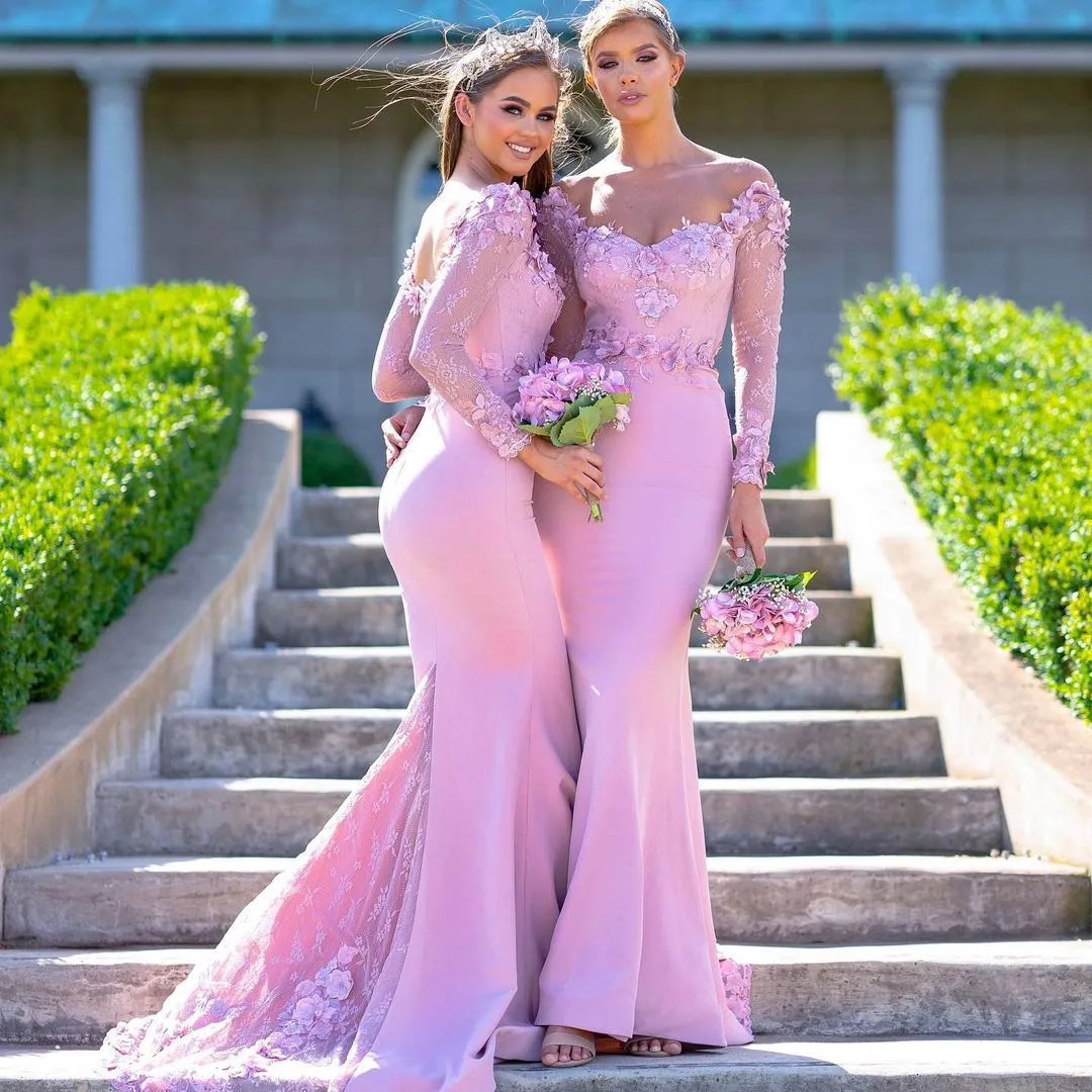 Robes de demoiselle d'honneur sirène à manches longues roses appliquées col en coeur pays dentelle demoiselle d'honneur robes balayage train robe d'invité de mariage en satin