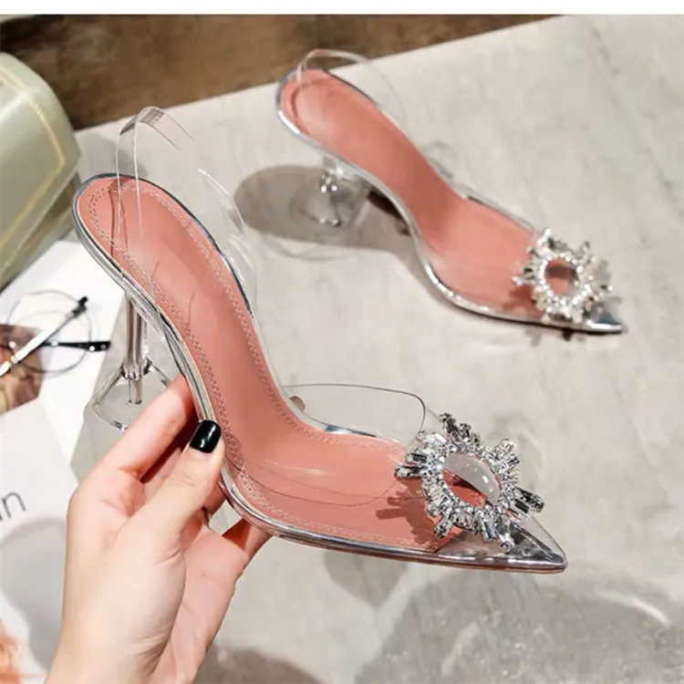 2024 Designer Femmes Sandales Femmes Stiletto Chaussures Cristal SandalesNouvelle Mode Fée Transparent Talons Hauts Sheos