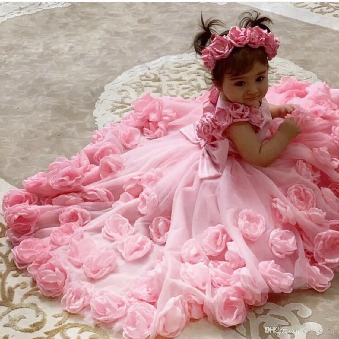 Pink Scoop Flower Girl Dresses Hand Made Flowers Tulle Little Girls Wedding Luxurious Communion Pageant Dress Gowns F168