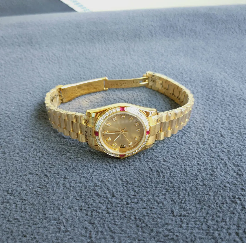 Orologio da donna con cristallo di zaffiro meccanico automatico 69178 Orologi di alta qualità Orologio da uomo con castone in oro rosso con diamanti 26mm