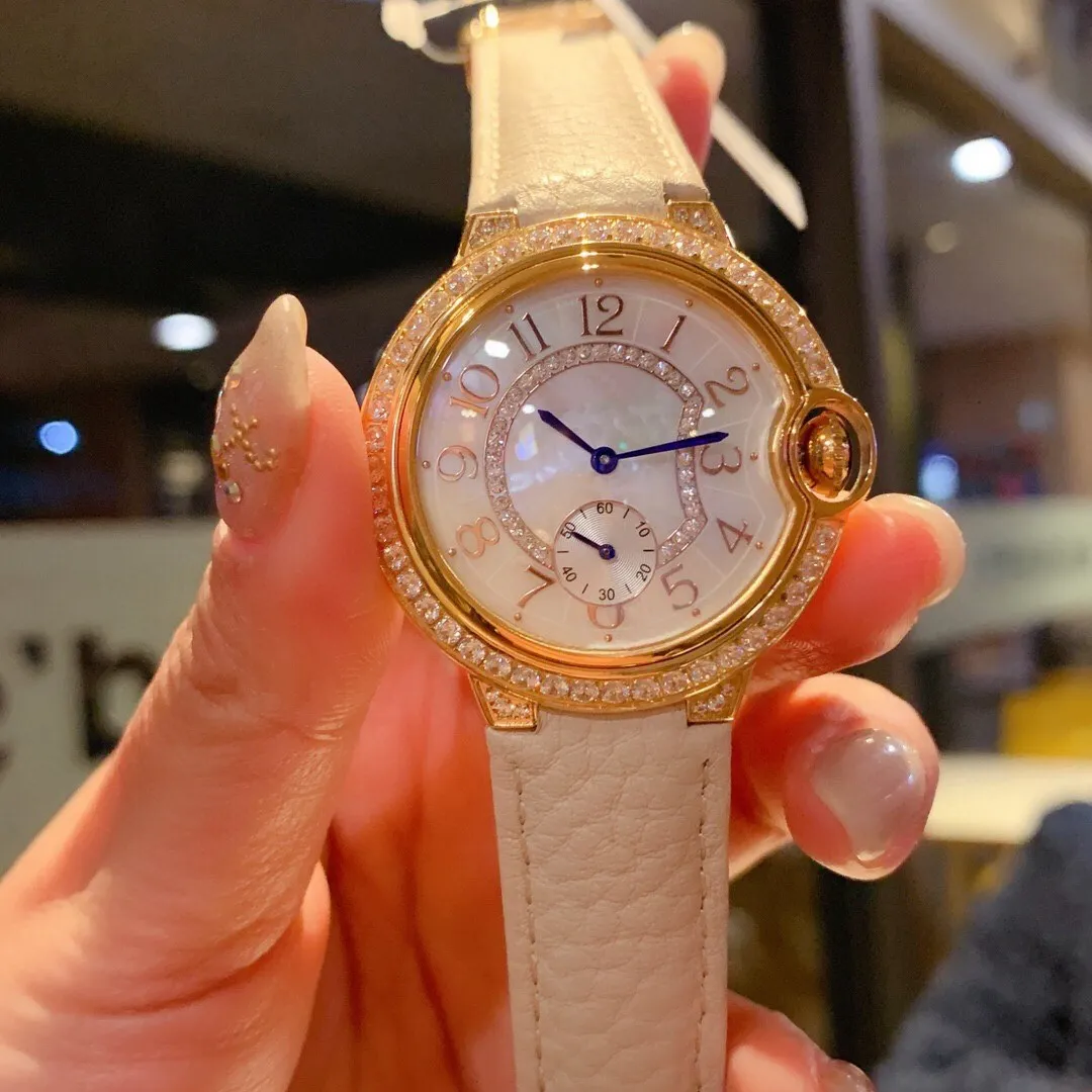 Klasyczna marka prawdziwy skórzany Kwarc Stopcatch dla kobiet Mother of Pearl Shell Clock Stael Stael Numberwatch 36mm249v