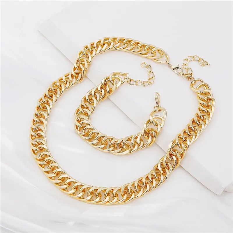 Punk Statement Chain Necklace Bracelets Neck Chains for Women Vintage Exaggerated Golden Hoop Metal Necklace Clavicle Jewelry