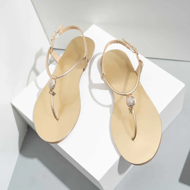 2021 di nuovo modo di cuoio DELL'UNITÀ di elaborazione Strass T-strap Estate Piatto Perizoma Donna Sandali Da Spiaggia Delle Signore Slingback Scarpe Da Passeggio Y0721