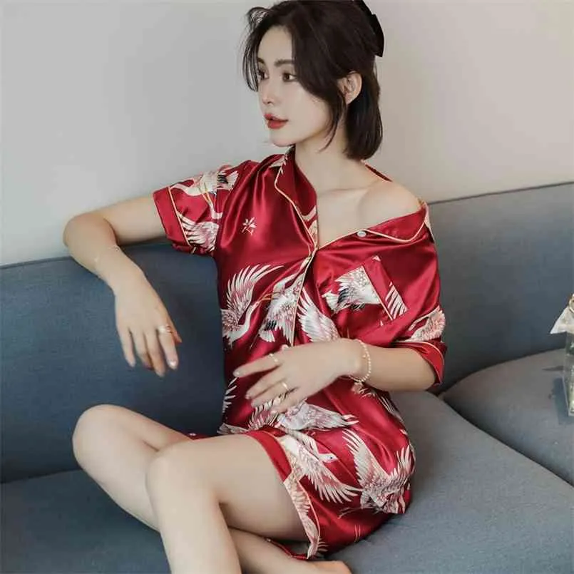 Moda Floral Print Manga Curta Top e Shorts Conjunto de Pijamas Terno Mulheres Satin Silk Pajama Conjuntos Sleepwear Homens Homewear M-5XL 210809