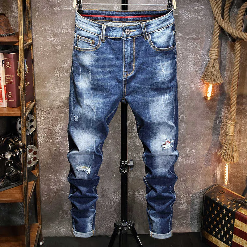 Spring and Lato Męskie Ripped Jeans Trendy Marka Młodzież Rozciąganie Regularne Dane Dżinsowe Spodnie Męskie Szczupłe Proste Nogi Spodnie 210531